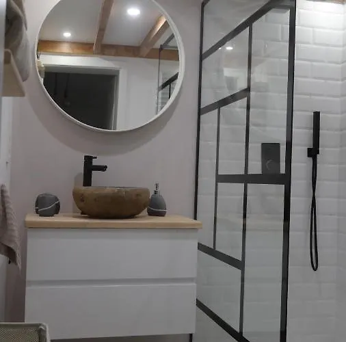 Apartment The Rooftop - A Trendy New With Airconditioning, Large Terrace & Free Parking