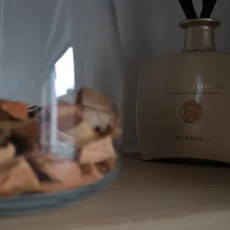 The Rooftop - A Trendy New With Airconditioning, Large Terrace & Free Parking Апартаменты