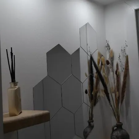 شقة The Rooftop - A Trendy New With Airconditioning, Large Terrace & Free Parking