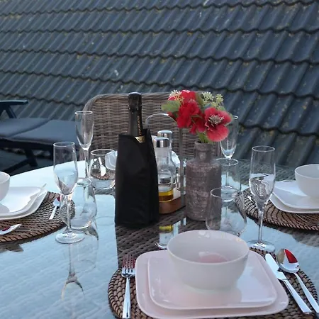 The Rooftop - A Trendy New With Airconditioning, Large Terrace & Free Parking * Ostend