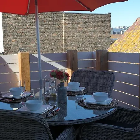 The Rooftop - A Trendy New With Airconditioning, Large Terrace & Free Parking * Остенде