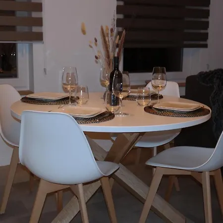 شقة The Rooftop - A Trendy New With Airconditioning, Large Terrace & Free Parking *