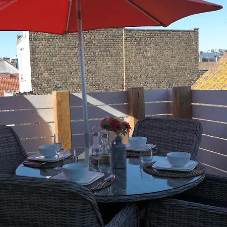 The Rooftop - A Trendy New With Airconditioning, Large Terrace & Free Parking Остенде