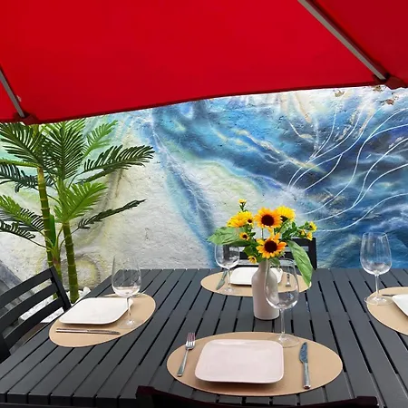 Apartment The Rooftop - A Trendy New With Airconditioning, Large Terrace & Free Parking