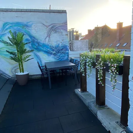 The Rooftop - A Trendy New With Airconditioning, Large Terrace & Free Parking Апартаменты *