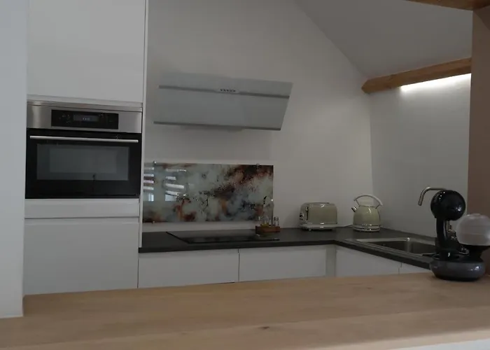 Appartement The Rooftop - A Trendy New With Airconditioning, Large Terrace & Free Parking *