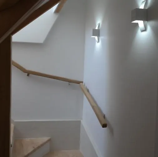 The Rooftop - A Trendy New With Airconditioning, Large Terrace & Free Parking *