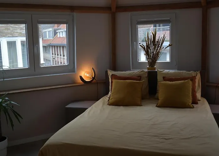 The Rooftop - A Trendy New With Airconditioning, Large Terrace & Free Parking Appartement *