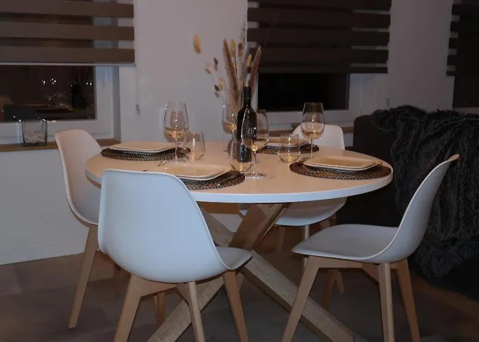 Апартаменты The Rooftop - A Trendy New With Airconditioning, Large Terrace & Free Parking *