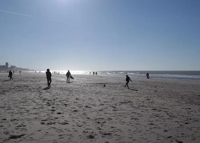 Апартаменты The Rooftop - A Trendy New With Airconditioning, Large Terrace & Free Parking Остенде