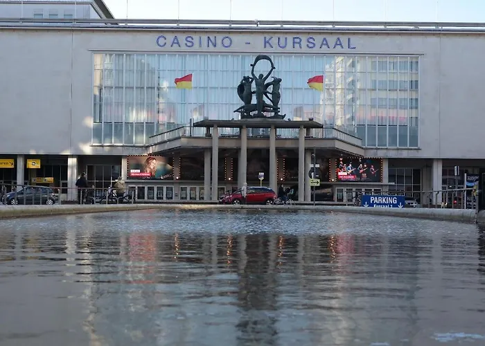 The Rooftop - A Trendy New With Airconditioning, Large Terrace & Free Parking *